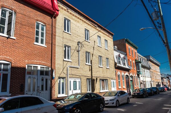 Naviguer dans le marché compétitif de Québec : Comment gagner dans des situations d’offres multiples